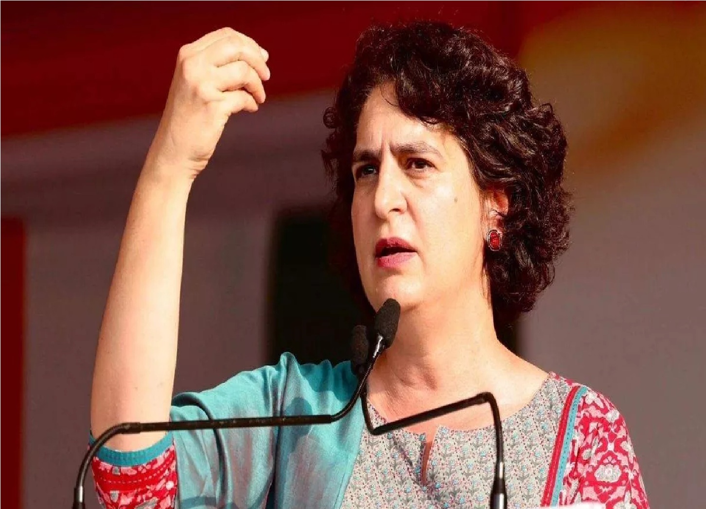 14 लाख करोड़ का कर्ज क्यों लेने जा रही सरकार, प्रियंका गांधी का सवाल
